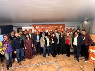 Fotografía 7 de Siempre Conil, aún con más fuerza: 100x100 Unidos presenta su agrupación conileña