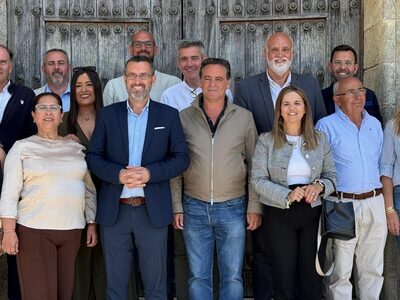 Fotografía 6 de 100x100 Unidos irrumpe en Vejer: más voz para los pueblos y menos órdenes desde arriba