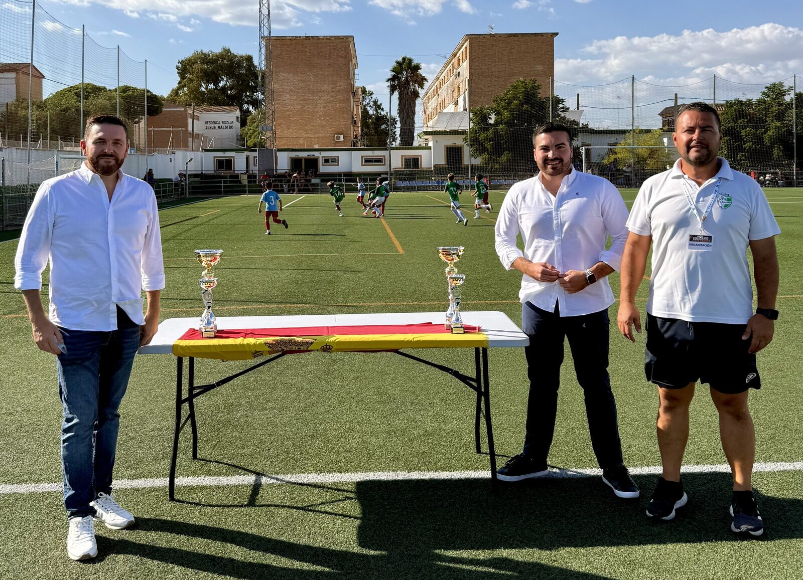 100x100 respalda la labor solidaria de la Hermandad de la Santa Caridad y consigue el apoyo de la Diputación para su torneo de fútbol base