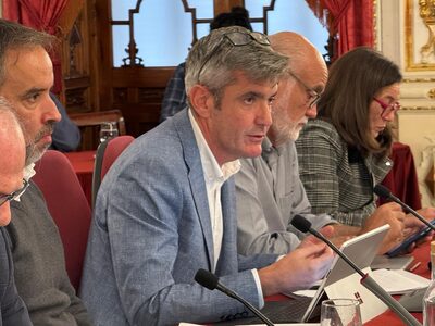 Fotografía 2 de El pleno de la Diputación aprueba por unanimidad una mocióna favor de la protección de la playa de El Rinconcillo
