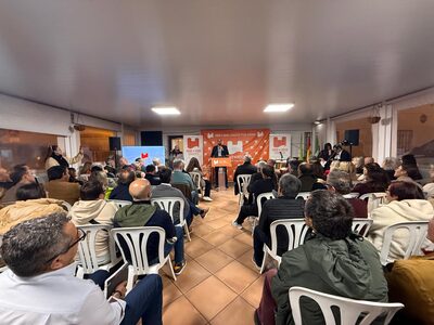 Fotografía 3 de Siempre Conil, aún con más fuerza: 100x100 Unidos presenta su agrupación conileña